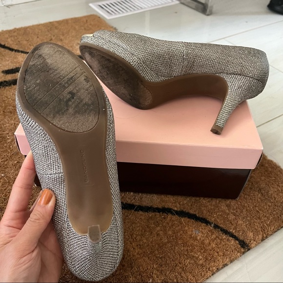 Bandolino B Flexible Gold/Silver Glitter Open Toe Heels in size US 7.5 - Picture 3 of 6